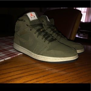 Jordan 1 mids Black/Olive Canvas-Sail-Cone